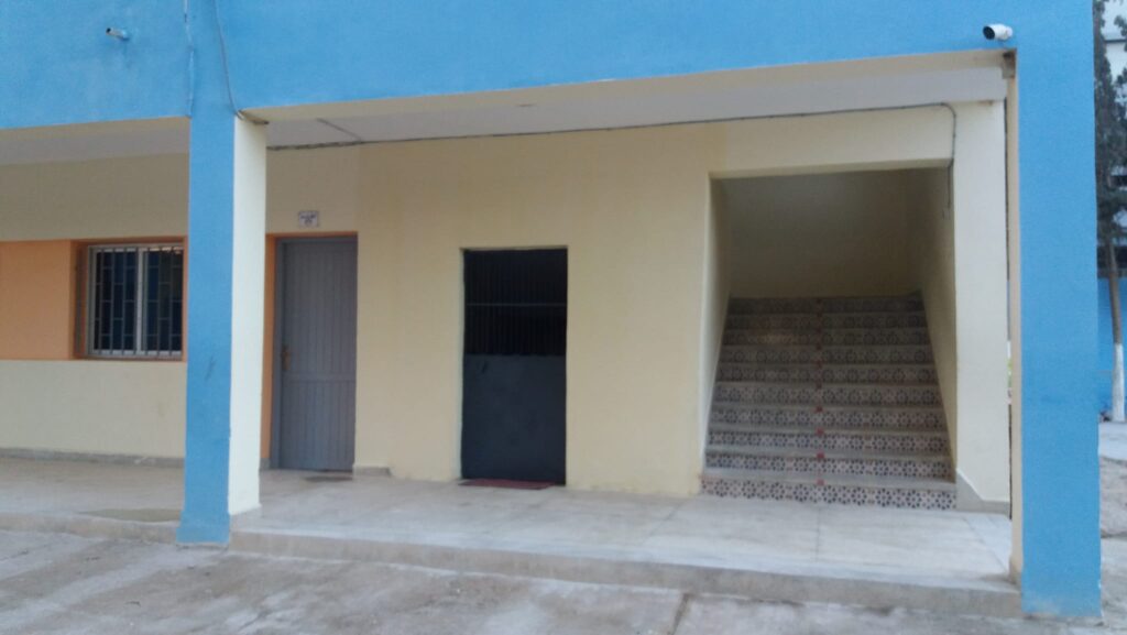 تسقيف الفضاء المتواجد تحت الدرج